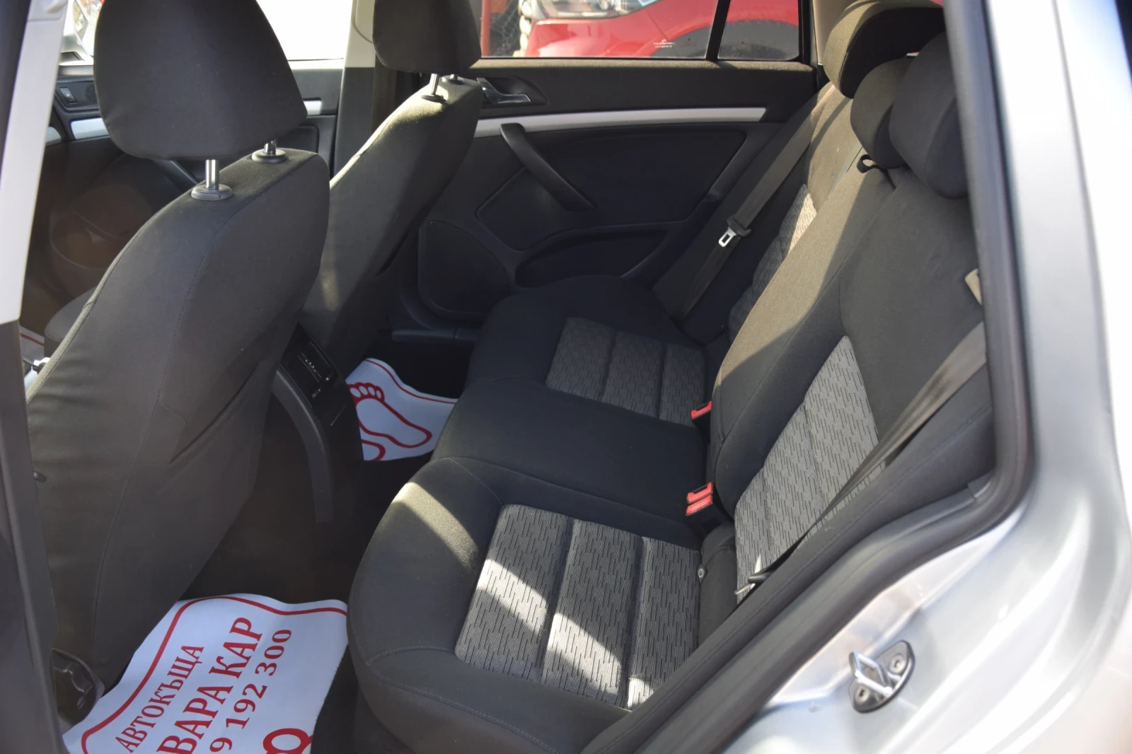 Skoda Octavia 1.6 TDI , снимка 10 - Автомобили и джипове - 54056597