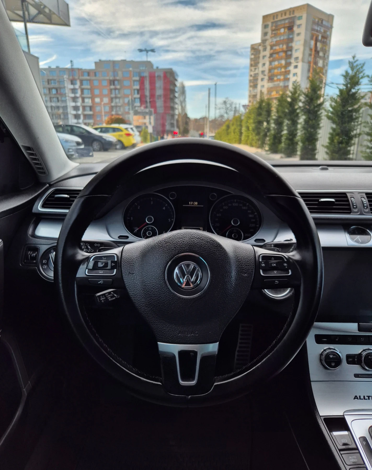 VW Passat ALLTRACK* СЕРВИЗНА ИСТОРИЯ* АВТОМАТ , снимка 13 - Автомобили и джипове - 54116196