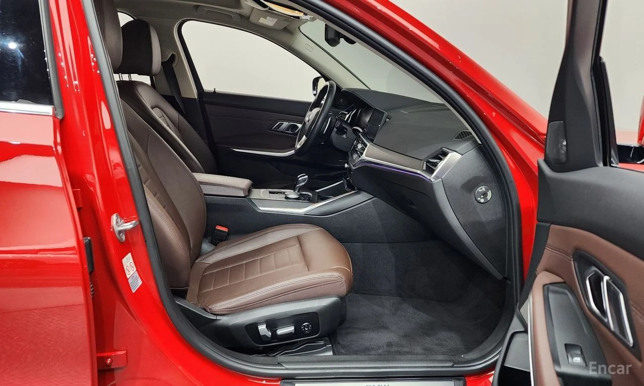 BMW 330 * LUXURY* КОЖА* ПОДГРЕВ* ШИБИДАХ* HEAD-UP* , снимка 10 - Автомобили и джипове - 54301881