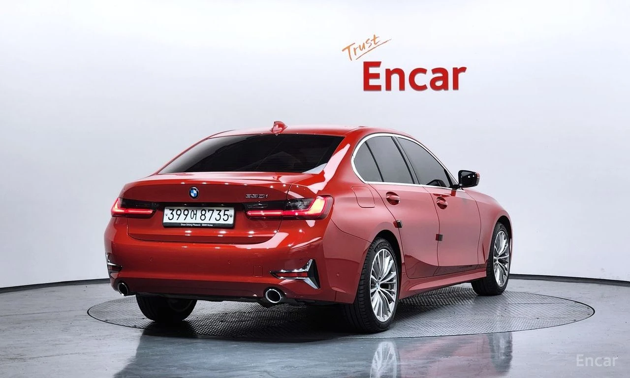 BMW 330 * LUXURY* КОЖА* ПОДГРЕВ* ШИБИДАХ* HEAD-UP* , снимка 2 - Автомобили и джипове - 54301881