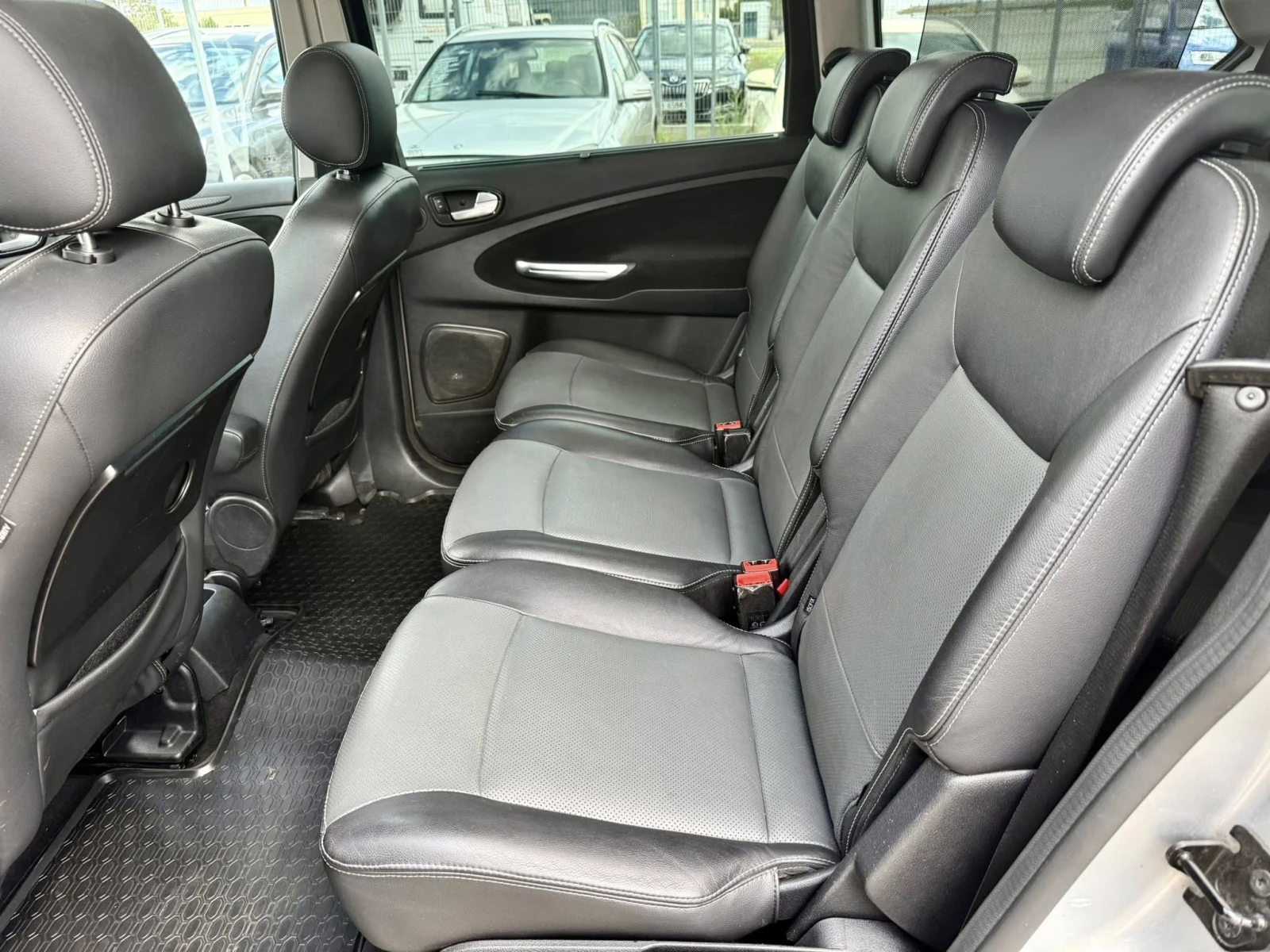 Ford Galaxy 2.3 AВТОМАТИК 7-МЕСТА TITANIUM, снимка 13 - Автомобили и джипове - 54561990