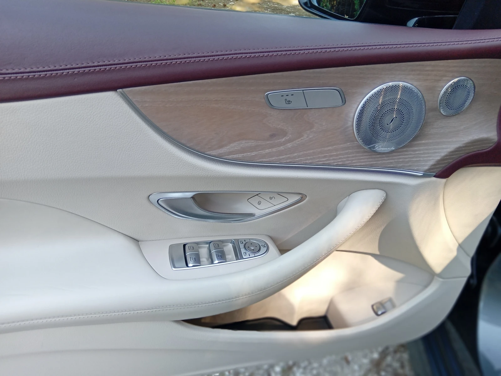 Mercedes-Benz E 400 AMG/4 MATIC/designo/ COUPE, снимка 13 - Автомобили и джипове - 54703964