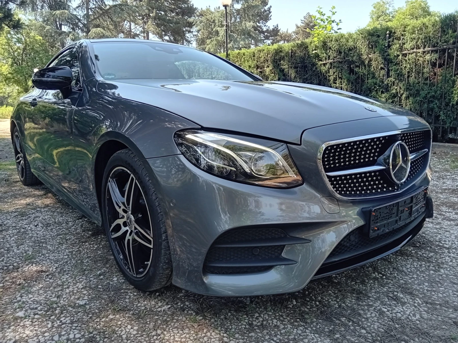 Mercedes-Benz E 400 AMG/4 MATIC/designo/ COUPE, снимка 2 - Автомобили и джипове - 54703964