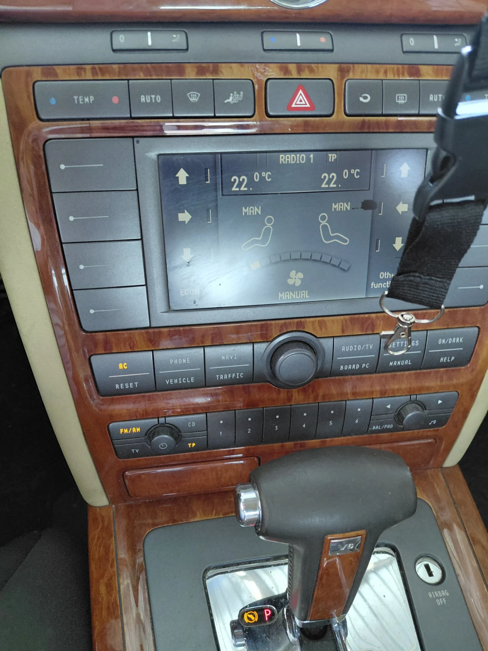 VW Phaeton, снимка 10 - Автомобили и джипове - 54752870