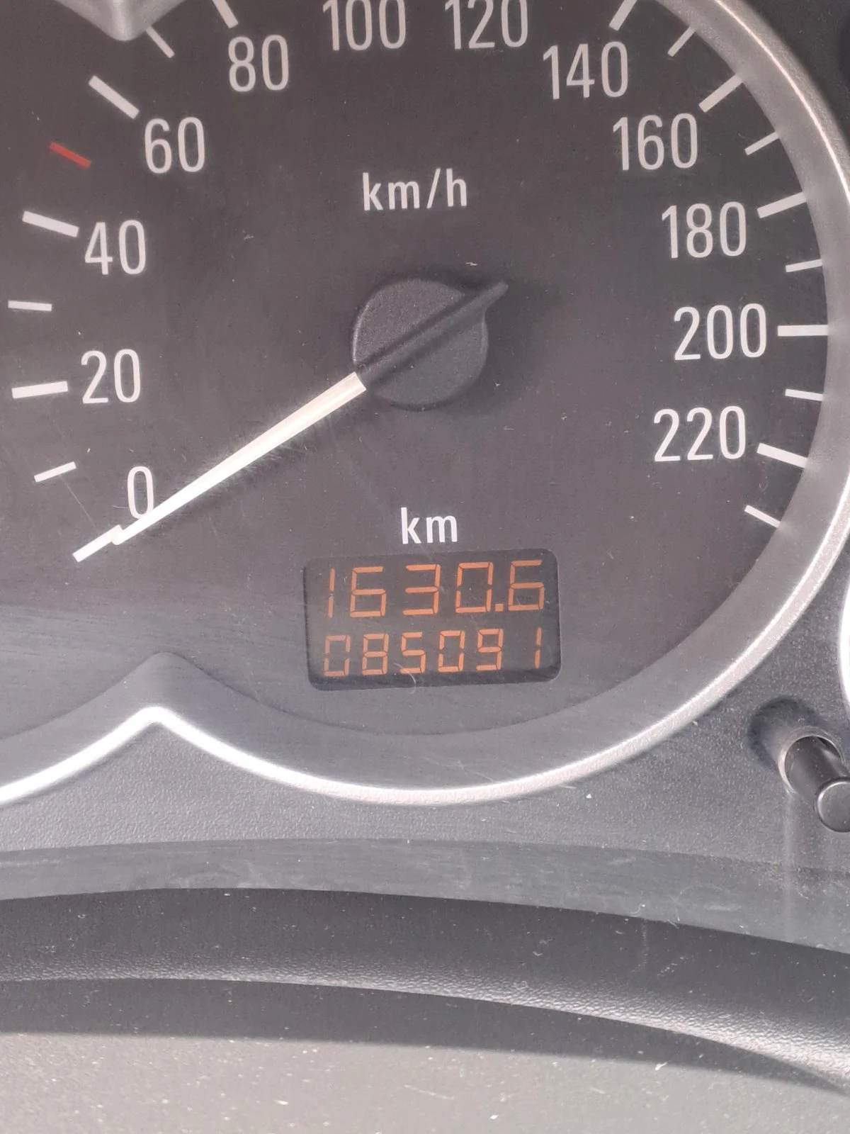 Opel Corsa 1.0, снимка 3 - Автомобили и джипове - 54930736