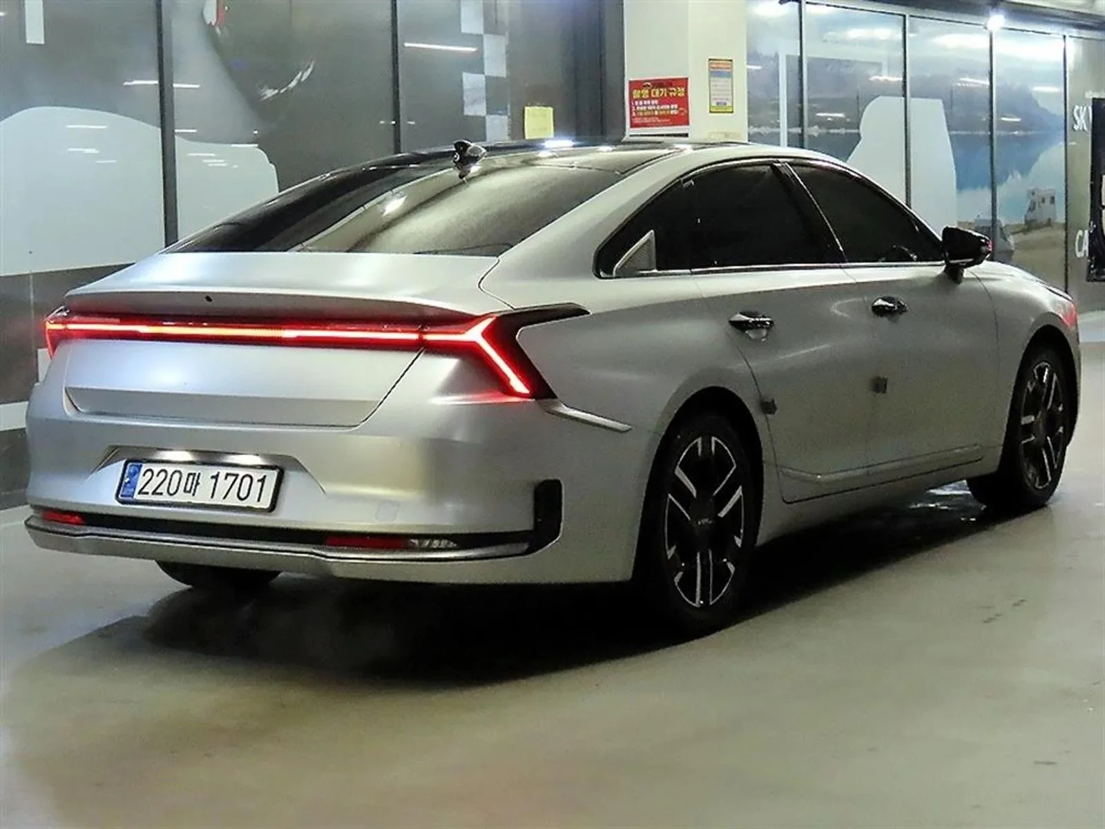 Kia K8 K8 3.5 Lpg 2Wd Noblesse, снимка 4 - Автомобили и джипове - 54967022