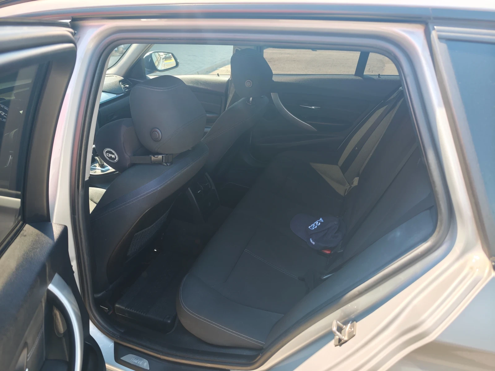 BMW 330, снимка 11 - Автомобили и джипове - 55130288