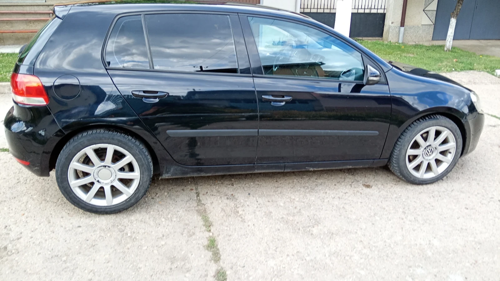 VW Golf 6 Бензин Евро 5А Ръчка , снимка 7 - Автомобили и джипове - 55155561
