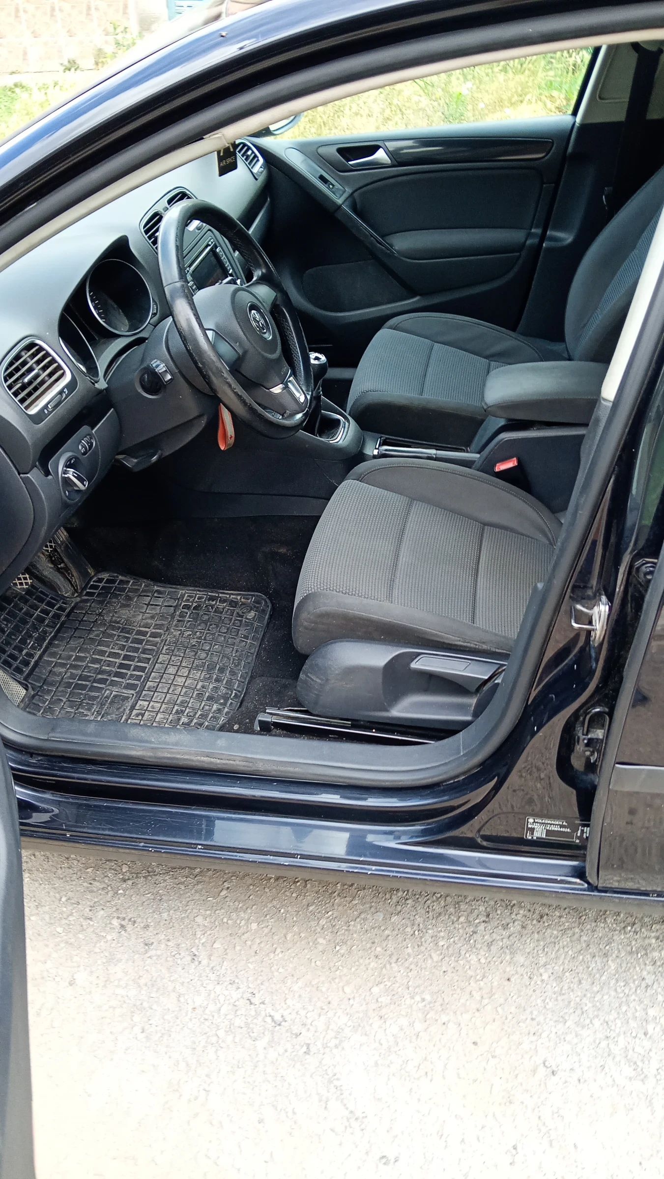 VW Golf 6 Бензин Евро 5А Ръчка , снимка 2 - Автомобили и джипове - 55155561