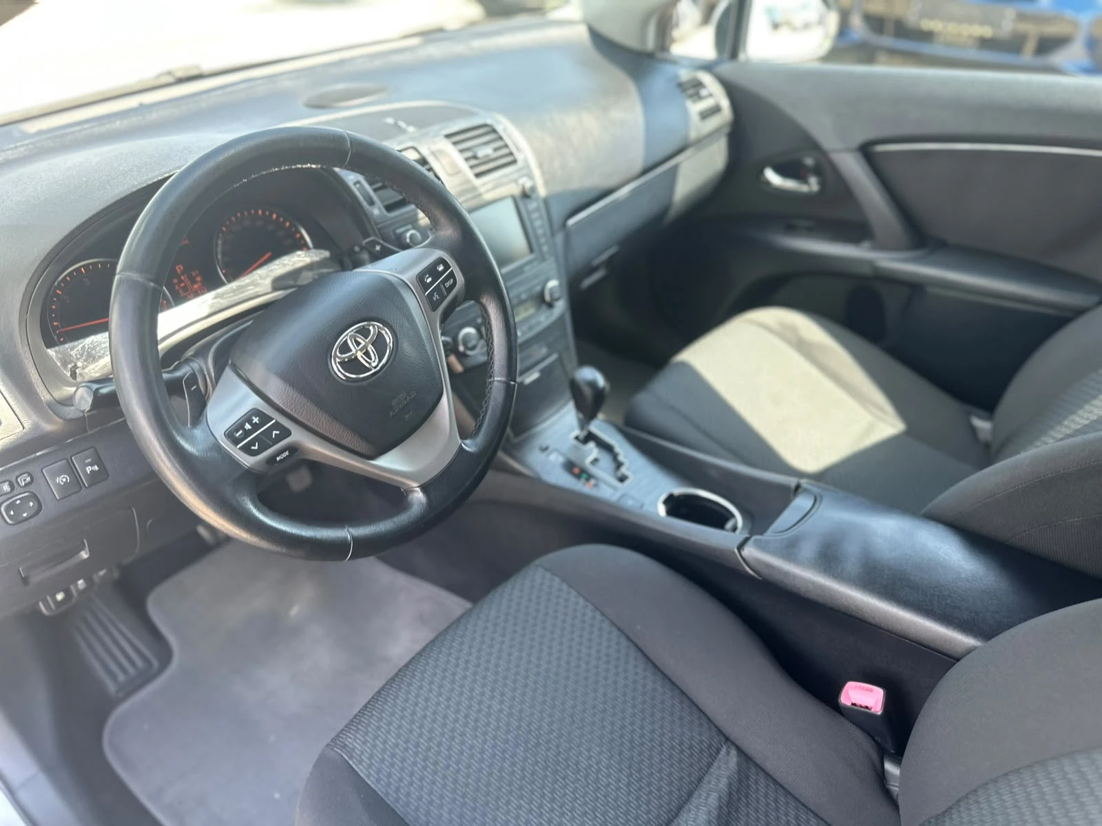 Toyota Avensis / 2.2D / 150HP / EXECUTIVE / ПАНОРАМА / АВТОМАТ /, снимка 9 - Автомобили и джипове - 55301454