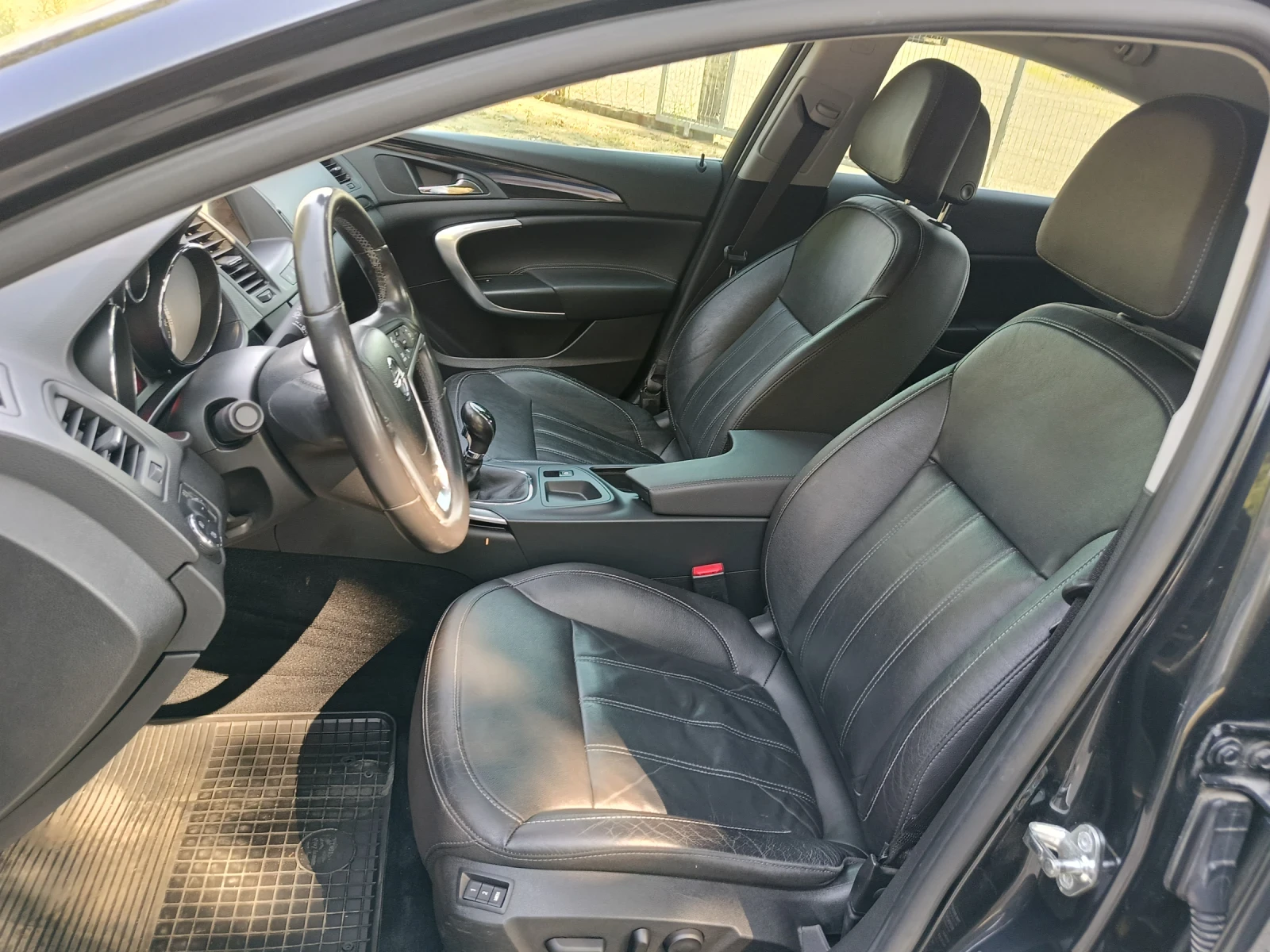 Opel Insignia 2.0D 160к.с, снимка 11 - Автомобили и джипове - 55651277