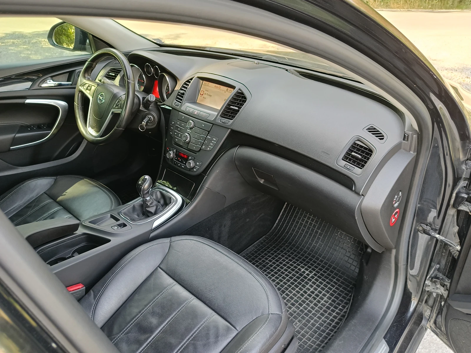 Opel Insignia 2.0D 160к.с, снимка 13 - Автомобили и джипове - 55651277