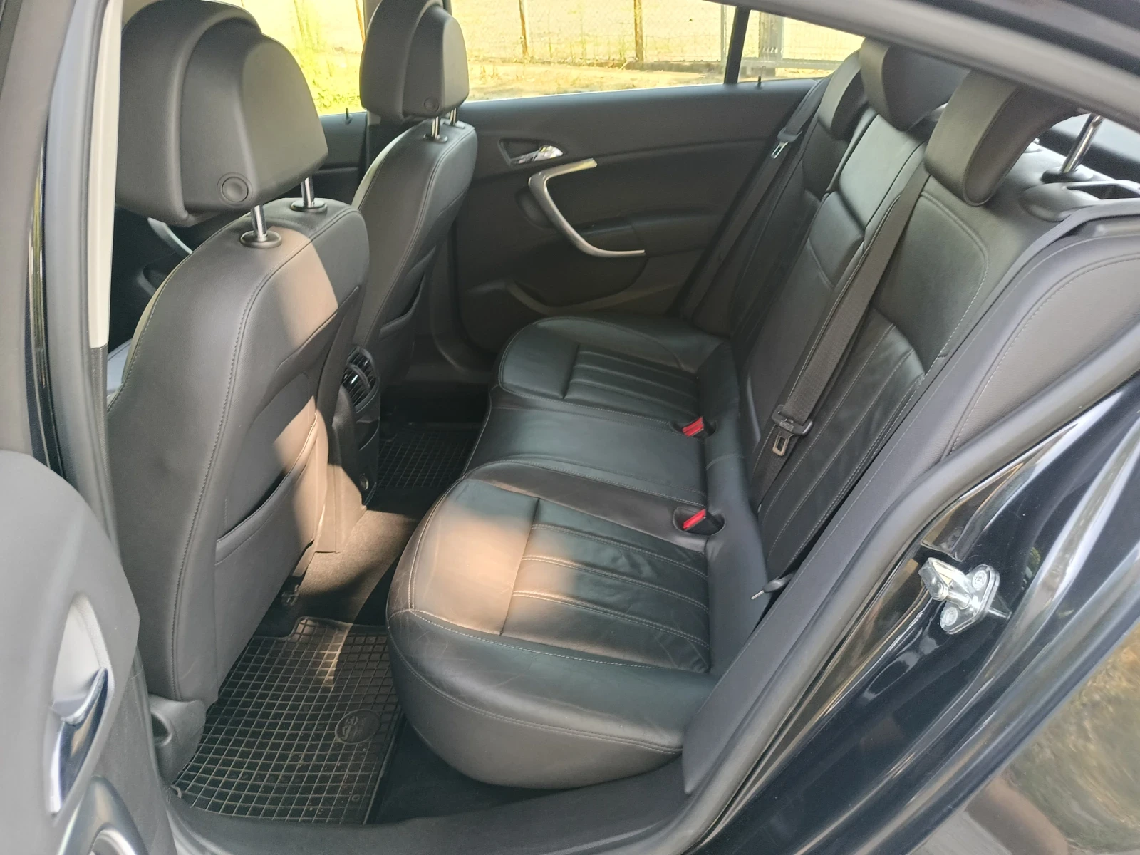 Opel Insignia 2.0D 160к.с, снимка 10 - Автомобили и джипове - 55651277