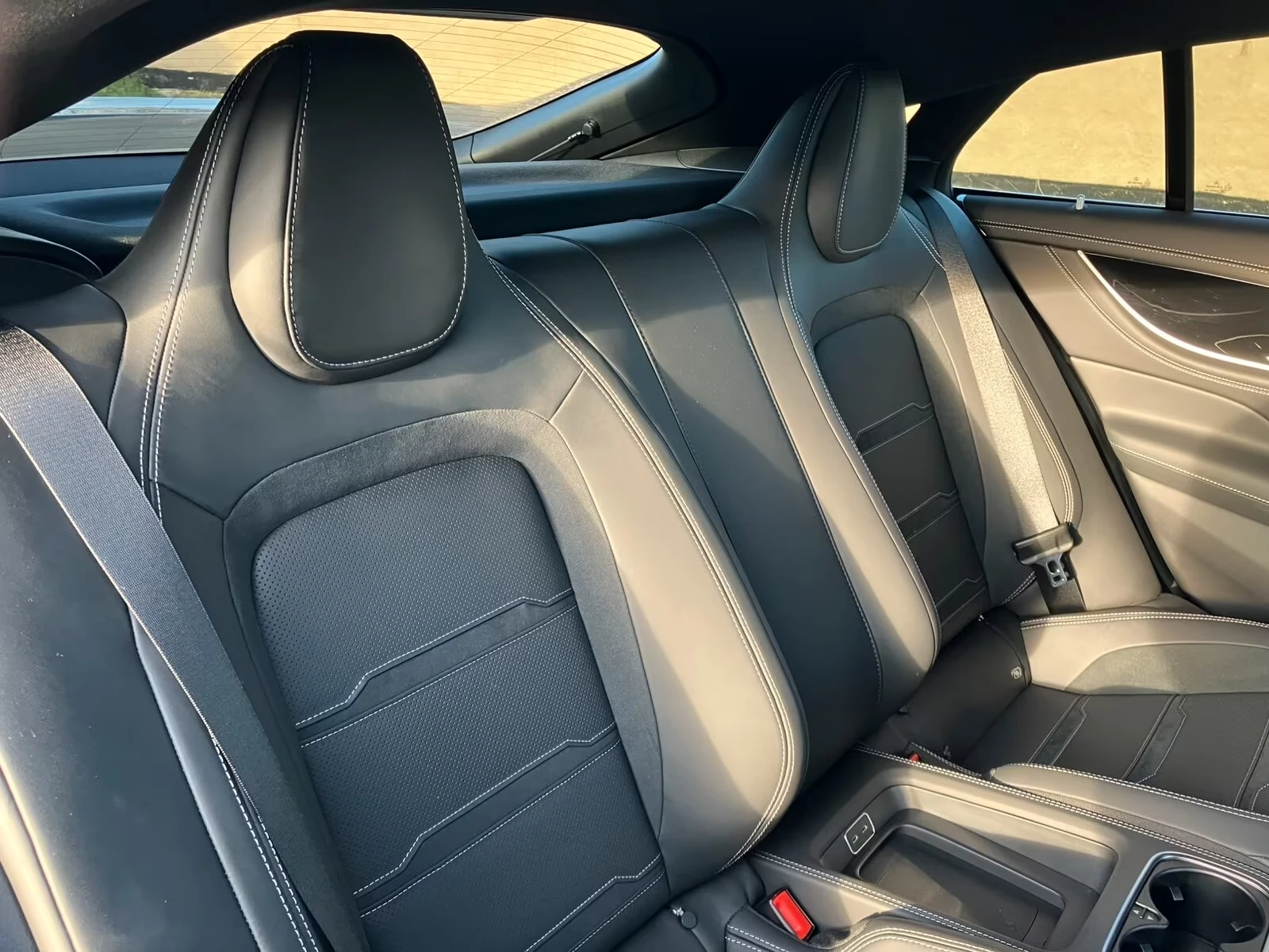 Mercedes-Benz AMG GT 53/4M+ /AERO/435HP/MULTI/BURM/360/323h, снимка 9 - Автомобили и джипове - 55666434