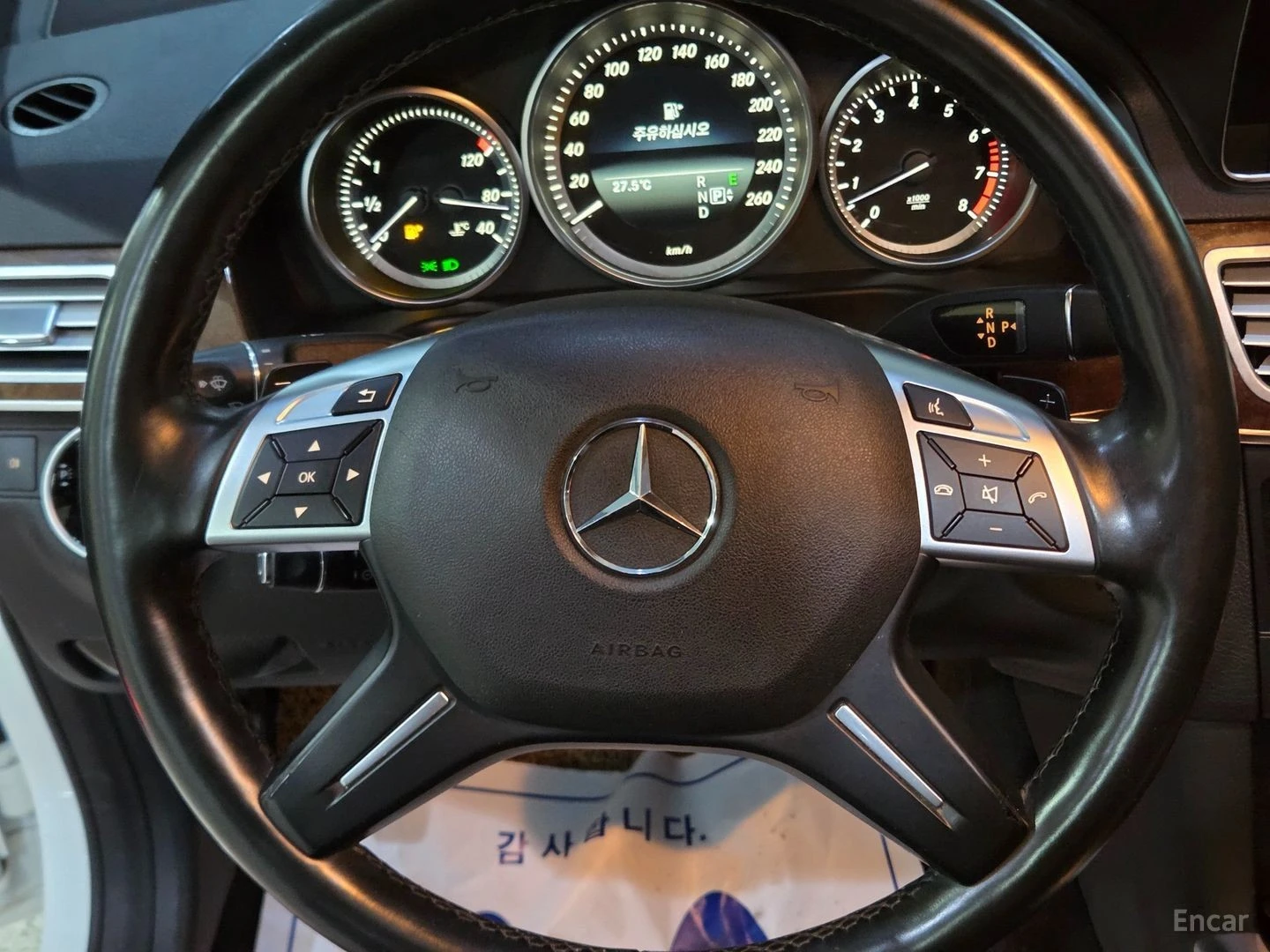 Mercedes-Benz E 300 ELEGANCE* КОЖА* ПОДГРЕВ* ПАНОРАМА* НАВИ* АВТОКРЕДИ, снимка 9 - Автомобили и джипове - 55667057