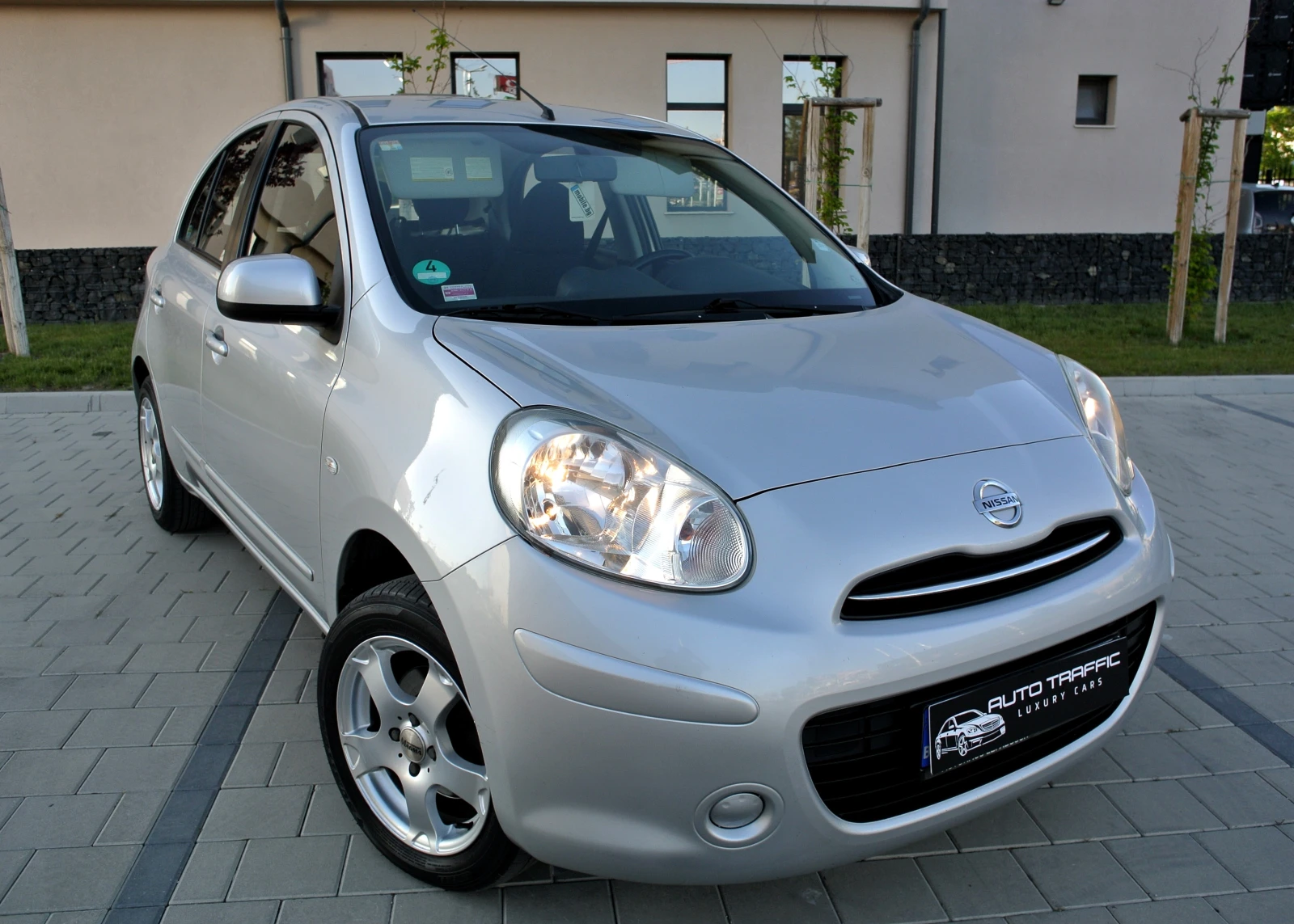 Nissan Micra 1.2i* РЕГИСТРИРАН* КЛИМАТРОНИК* АВТОПИЛОТ* ЕВРО 5, снимка 2 - Автомобили и джипове - 56075595