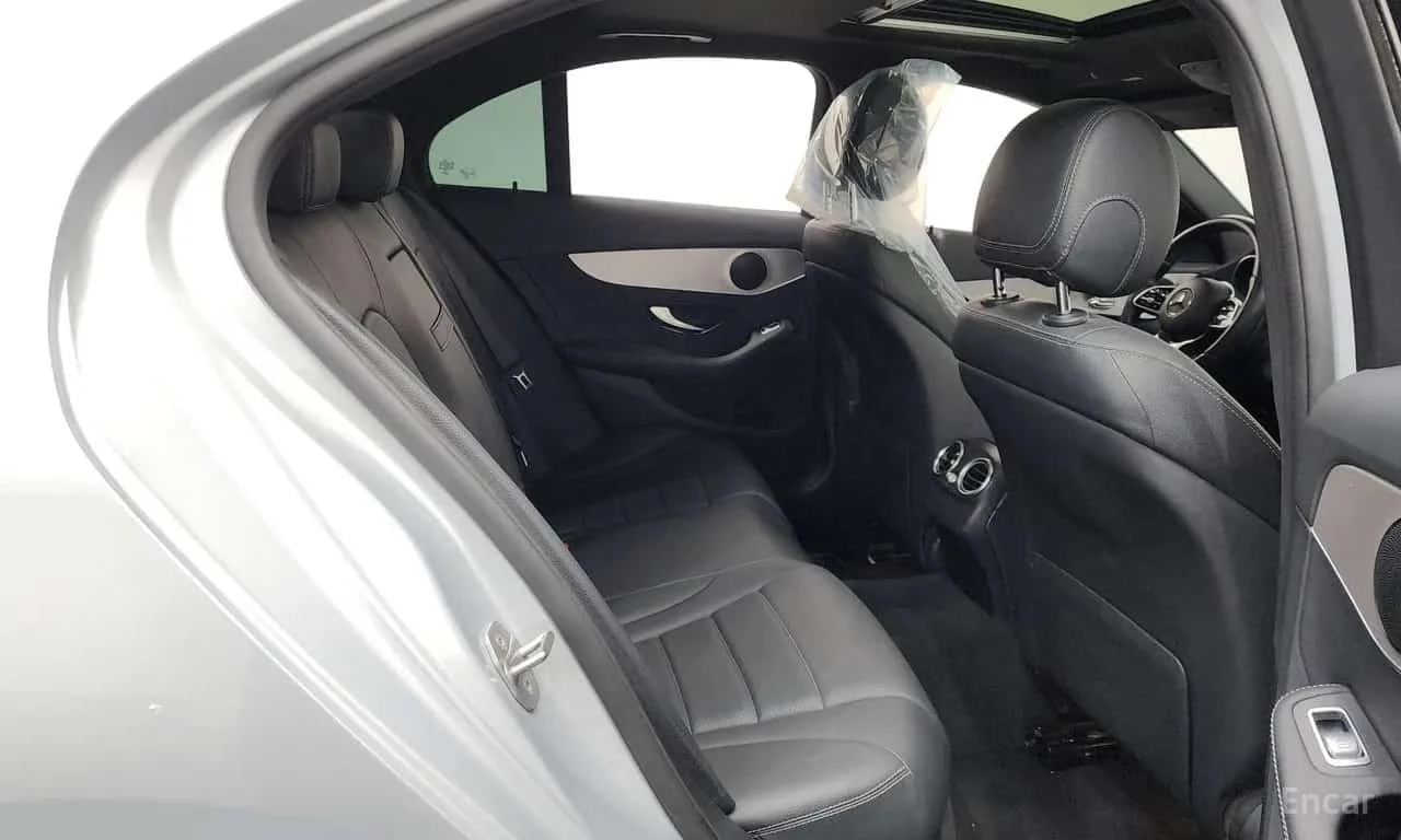 Mercedes-Benz C 200 * KEYLESS* LANE ASSIST* ФИКСИРАНА ЦЕНА ДО БЪЛГАРИЯ, снимка 12 - Автомобили и джипове - 56192649