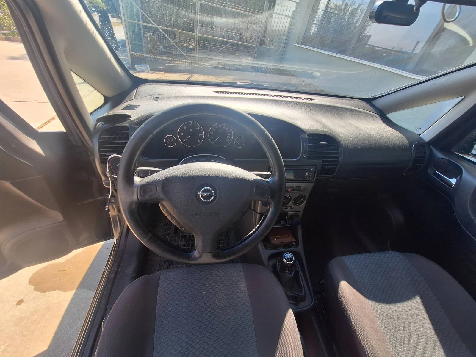 Opel Zafira, снимка 9 - Автомобили и джипове - 56277560