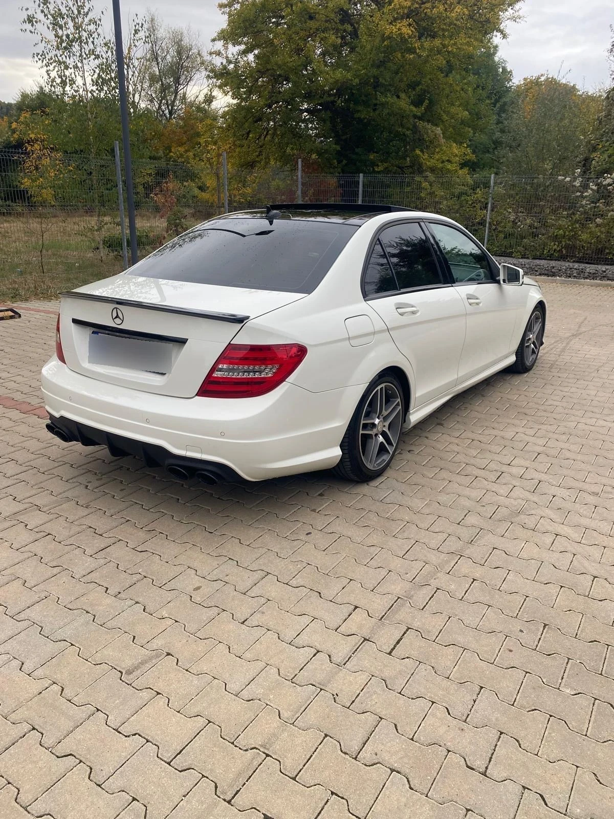 Mercedes-Benz C 300 AMG 4 MATIC, снимка 4 - Автомобили и джипове - 56518408
