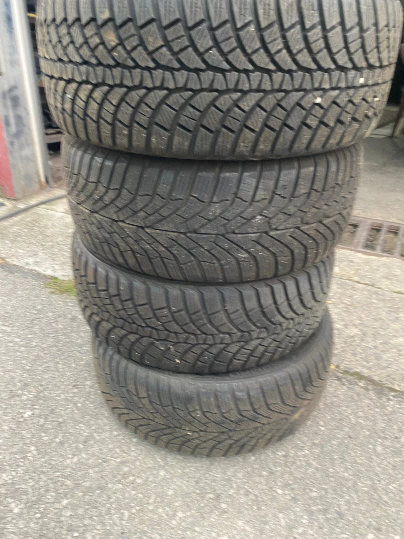 Mercedes-Benz C 300 AMG 4 MATIC, снимка 14 - Автомобили и джипове - 56518408
