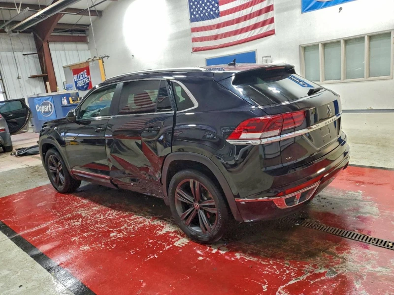 VW Atlas CROSS / SPORT / R-LINE / Full LED / Keyless / КОЖА, снимка 2 - Автомобили и джипове - 52669539