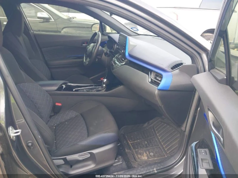 Toyota C-HR XLE, снимка 5 - Автомобили и джипове - 53183229