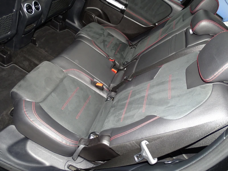 Mercedes-Benz GLB 200D 6+ 1 AMG PANORAMA, снимка 11 - Автомобили и джипове - 53250092