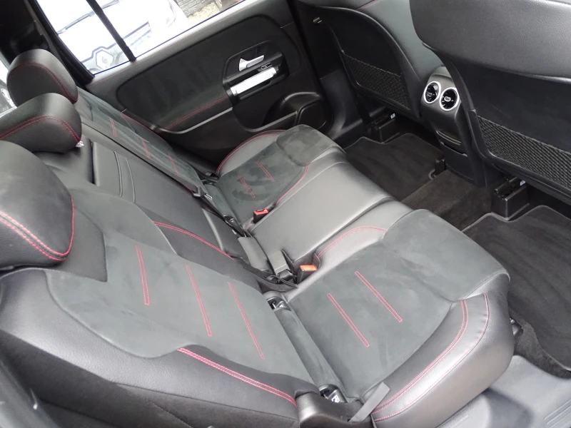 Mercedes-Benz GLB 200D 6+ 1 AMG PANORAMA, снимка 12 - Автомобили и джипове - 53250092
