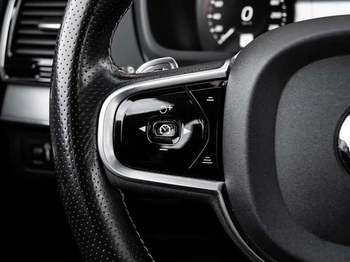 Volvo Xc90 T6| R-DESIGN| NAV| SUNROOF| HEATED STEERING| ACC| , снимка 16 - Автомобили и джипове - 53537184