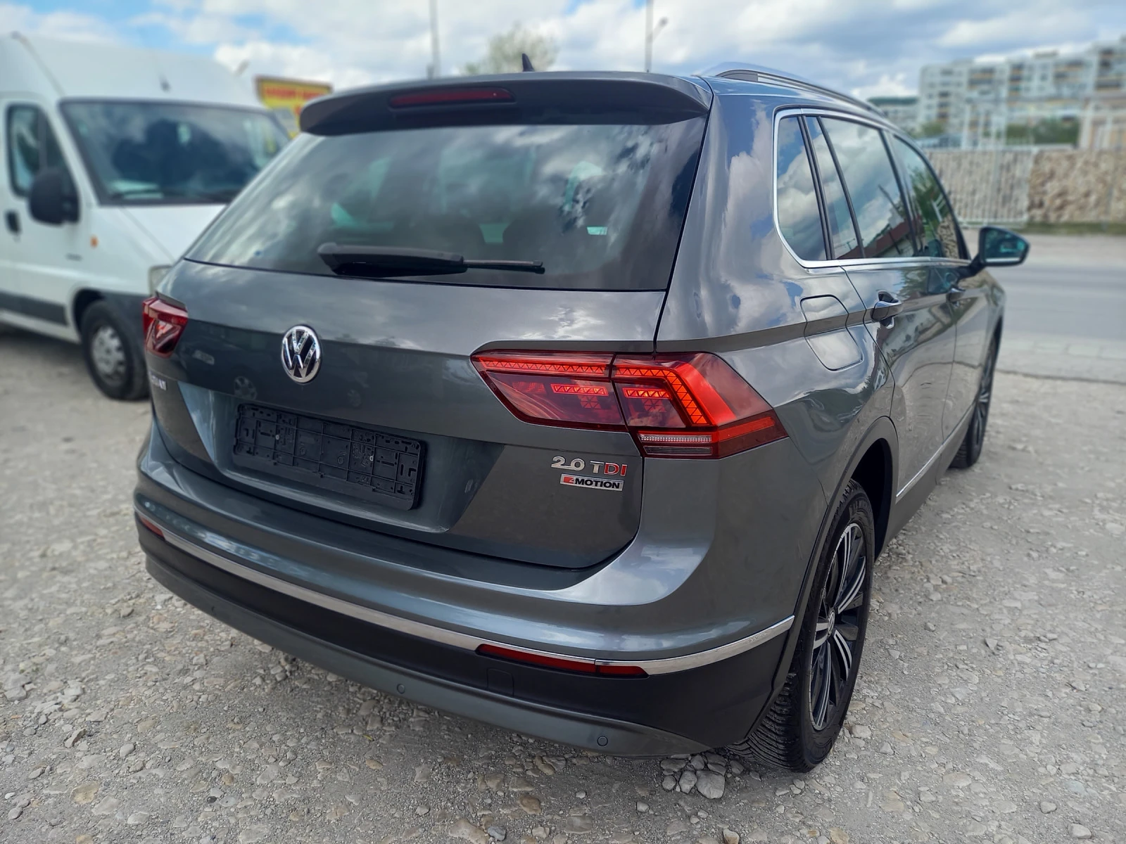 VW Tiguan 2.0tdi DIGITAL 190kc 4x4 LED - изображение 3