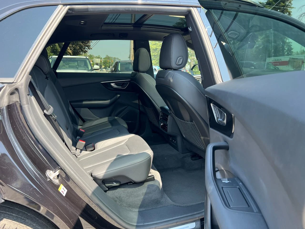 Audi Q8 S-LINE* BLACK OPTIC* DISTRO* DIGITAL* KEYLESS* B&O - изображение 9