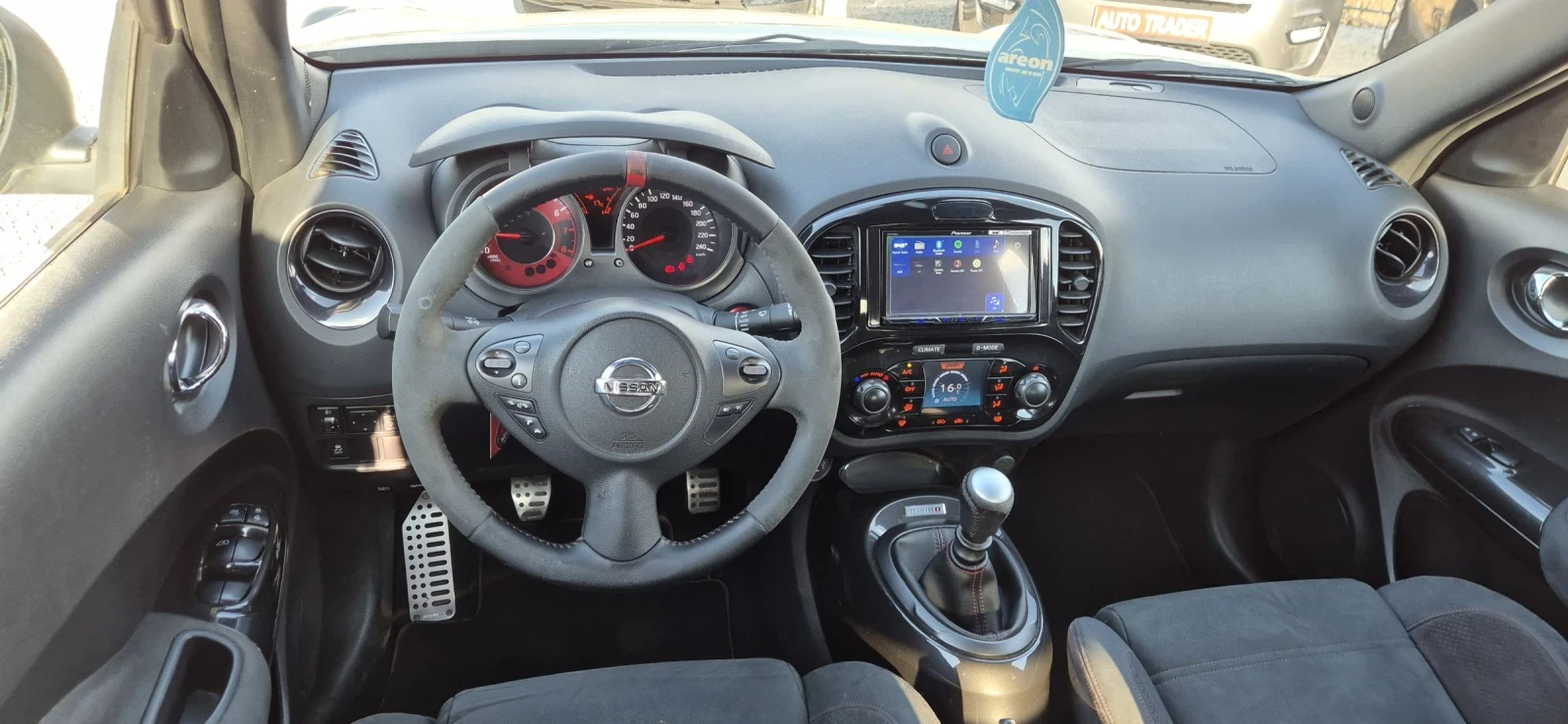 Nissan Juke 1.6Т-200кс.NISMO, снимка 13 - Автомобили и джипове - 54127872
