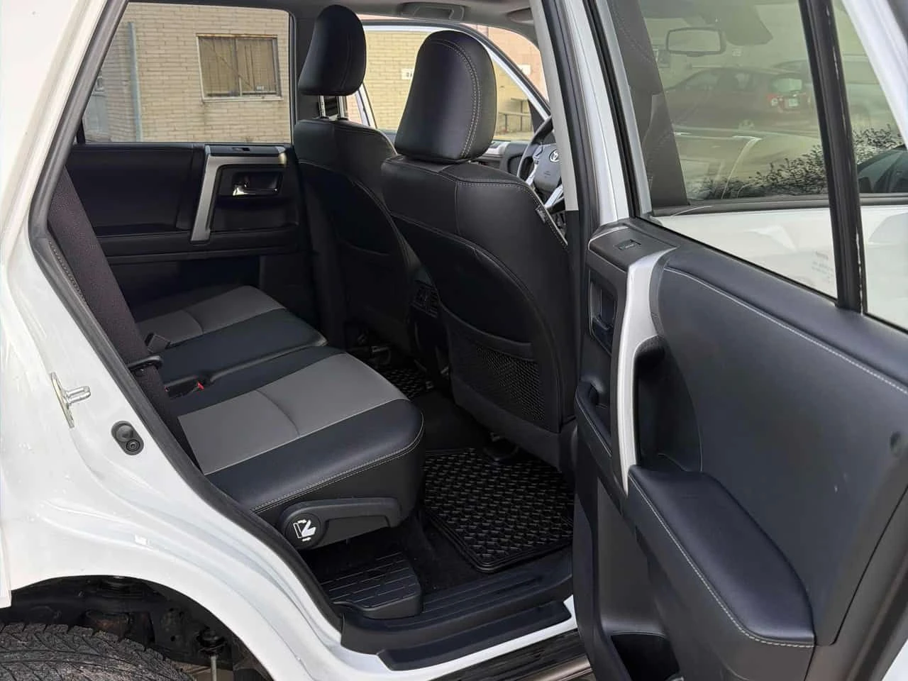Toyota 4runner * 4WD * ПОДГРЕВИ * КАМЕРА * NAVI, снимка 12 - Автомобили и джипове - 54565776