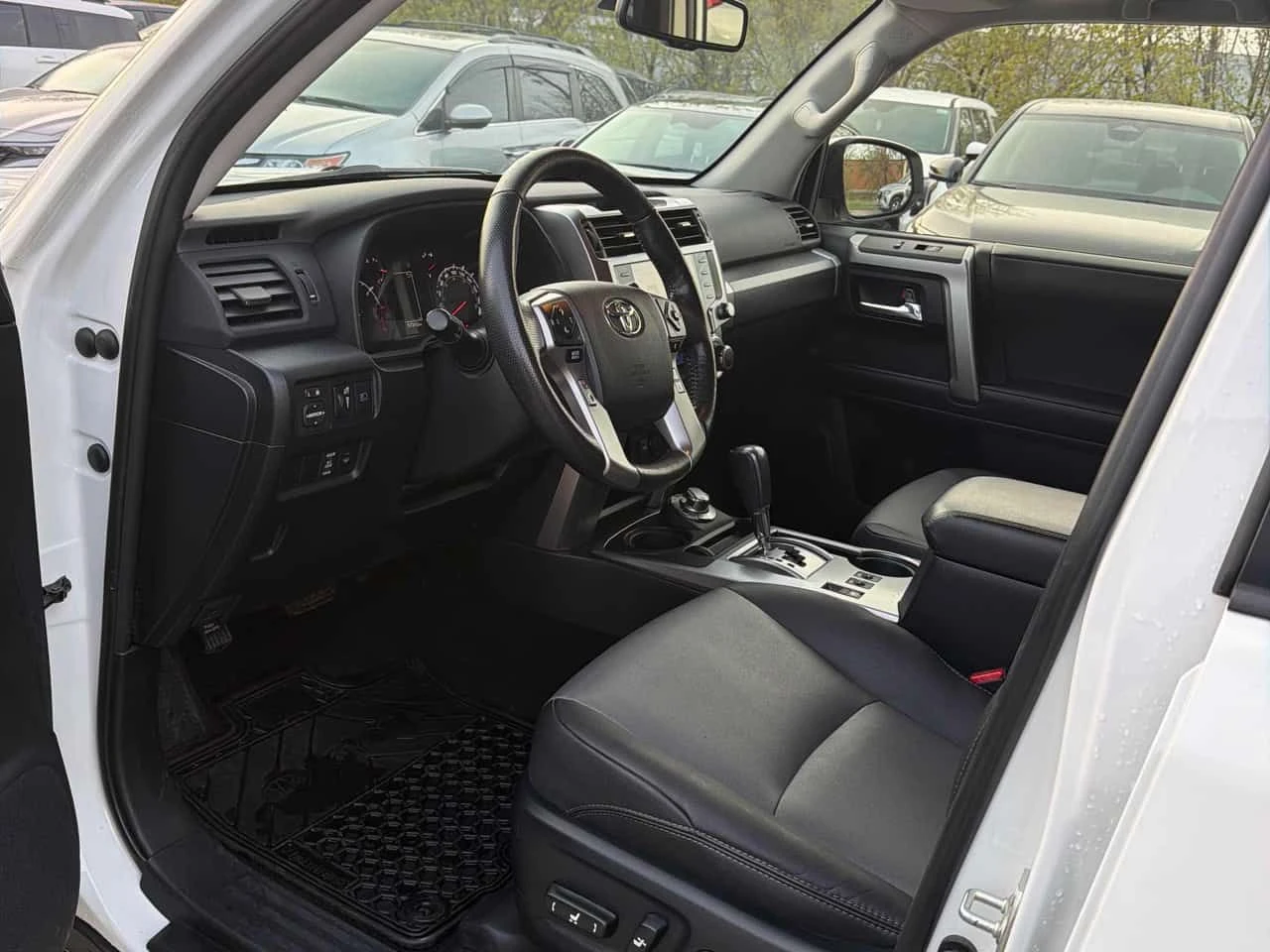 Toyota 4runner * 4WD * ПОДГРЕВИ * КАМЕРА * NAVI, снимка 5 - Автомобили и джипове - 54565776