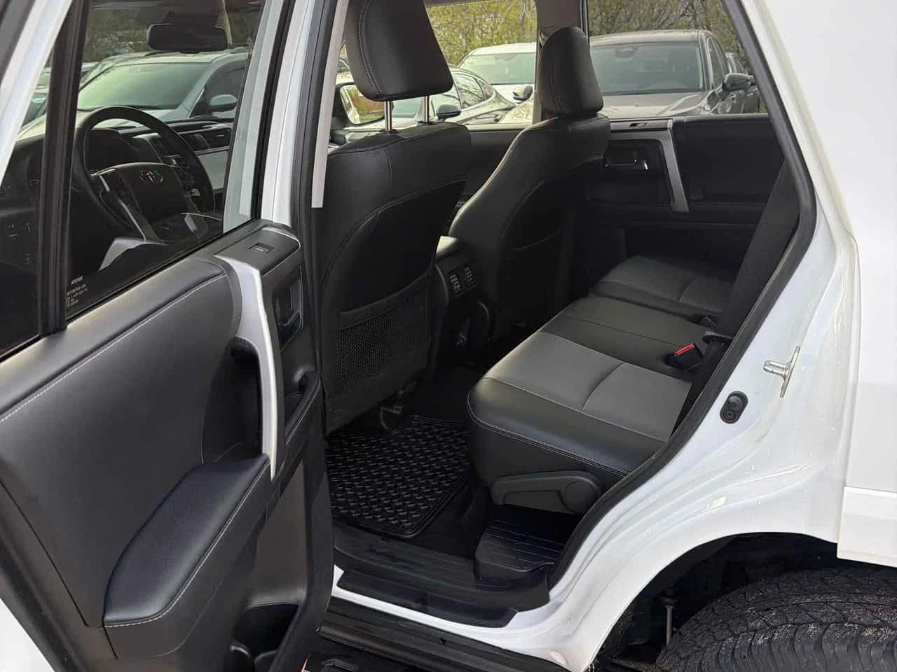 Toyota 4runner * 4WD * ПОДГРЕВИ * КАМЕРА * NAVI, снимка 10 - Автомобили и джипове - 54565776