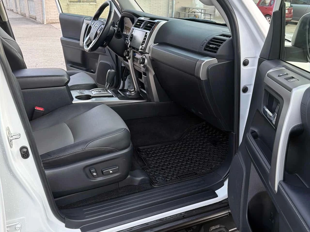 Toyota 4runner * 4WD * ПОДГРЕВИ * КАМЕРА * NAVI, снимка 13 - Автомобили и джипове - 54565776