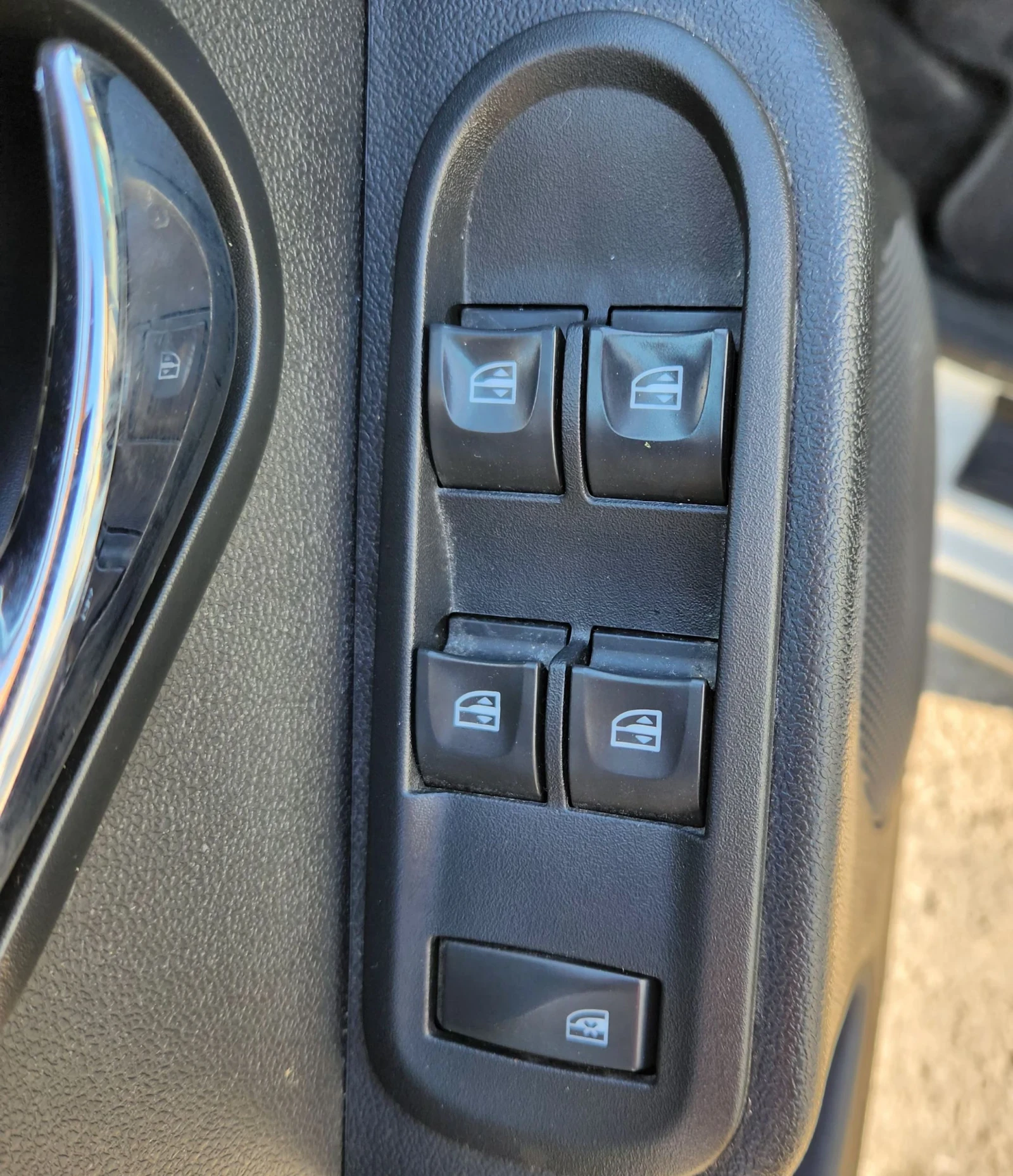Dacia Duster, снимка 5 - Автомобили и джипове - 54985867