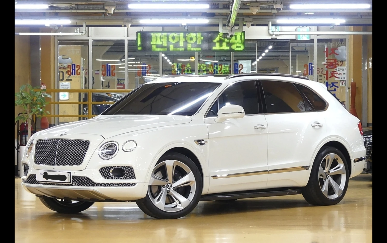 Bentley Bentayga W12* ЕЛ. БАГАЖНИК* SOFT CLOSE* ЛЮК* КРАЙНА ЦЕНА