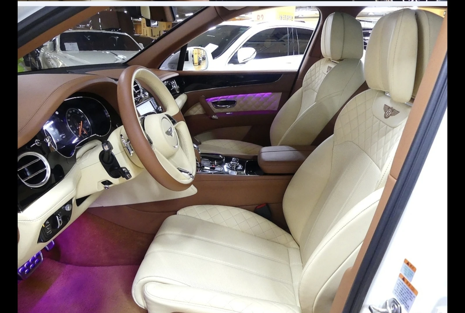 Bentley Bentayga W12* ЕЛ. БАГАЖНИК* SOFT CLOSE* ЛЮК* КРАЙНА ЦЕНА, снимка 7 - Автомобили и джипове - 55593639