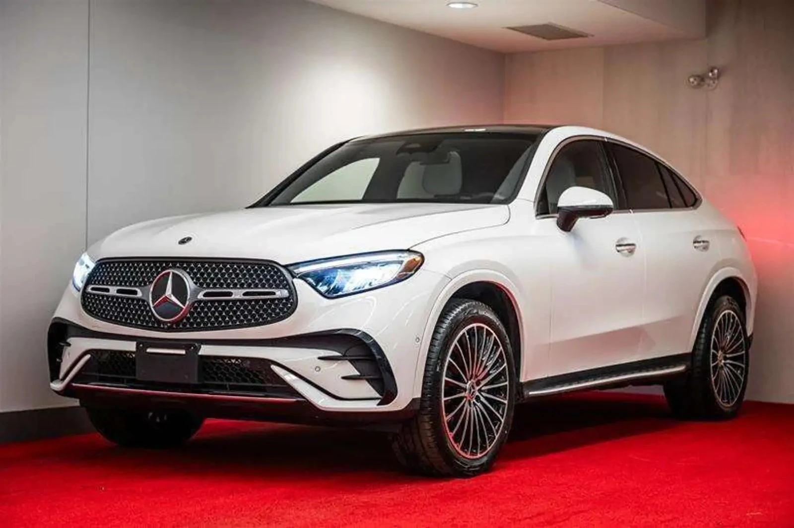 Mercedes-Benz GLC 300 AMG PKG ЦЕНА ДО БЪЛГАРИЯ АВТОКРЕДИТ