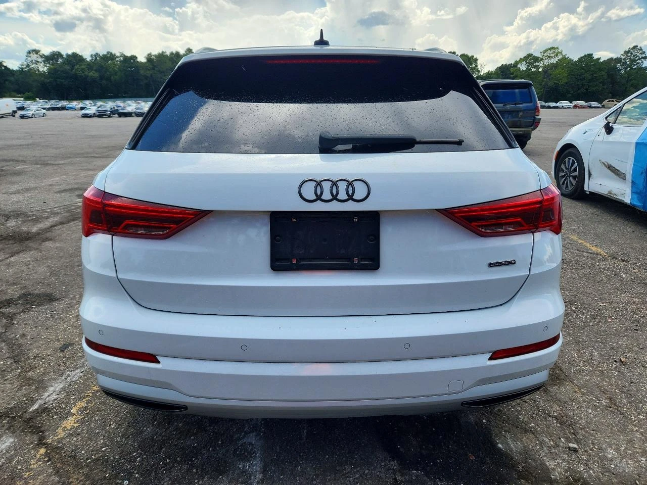 Audi Q3 2.0l Premium Plus, снимка 6 - Автомобили и джипове - 56084582
