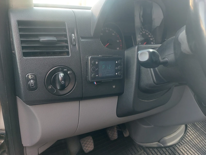 VW Crafter 2.5 TDI, снимка 8 - Бусове и автобуси - 52846307