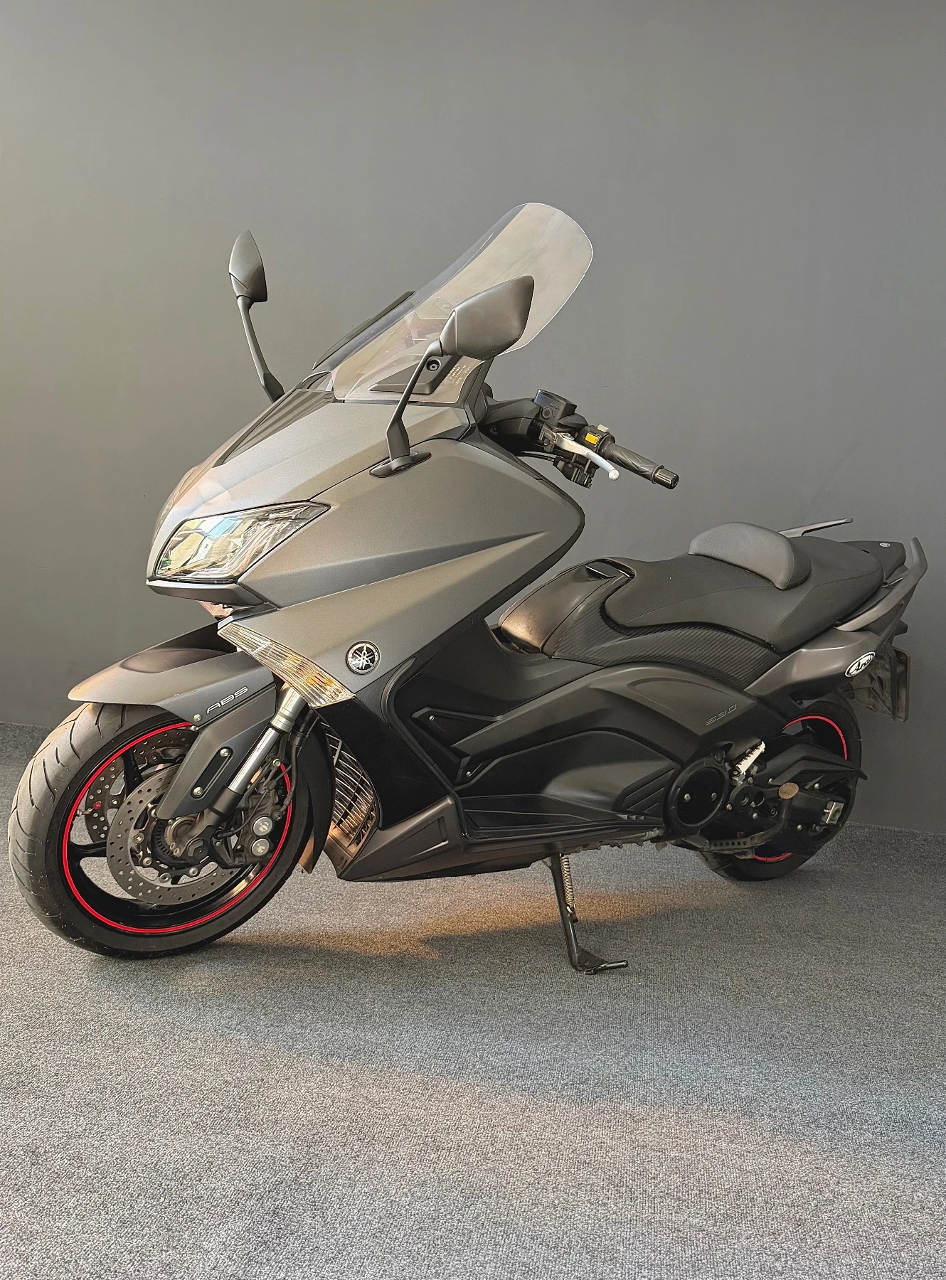 Yamaha T-max 530 ABS, Keyless, Led, снимка 7 - Мотоциклети и мототехника - 54672607
