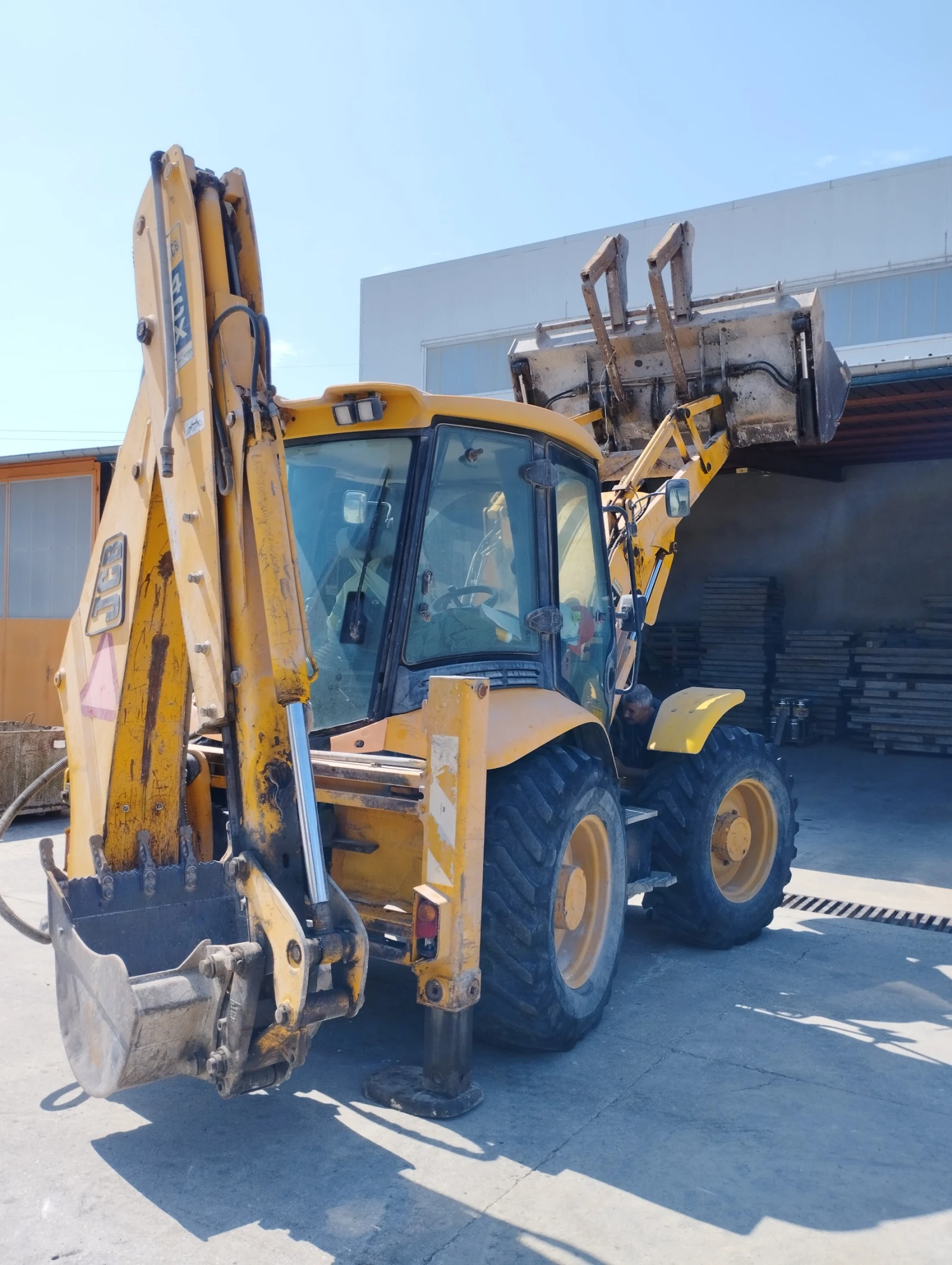 Багер JCB 4CX, снимка 3 - Индустриална техника - 55949682