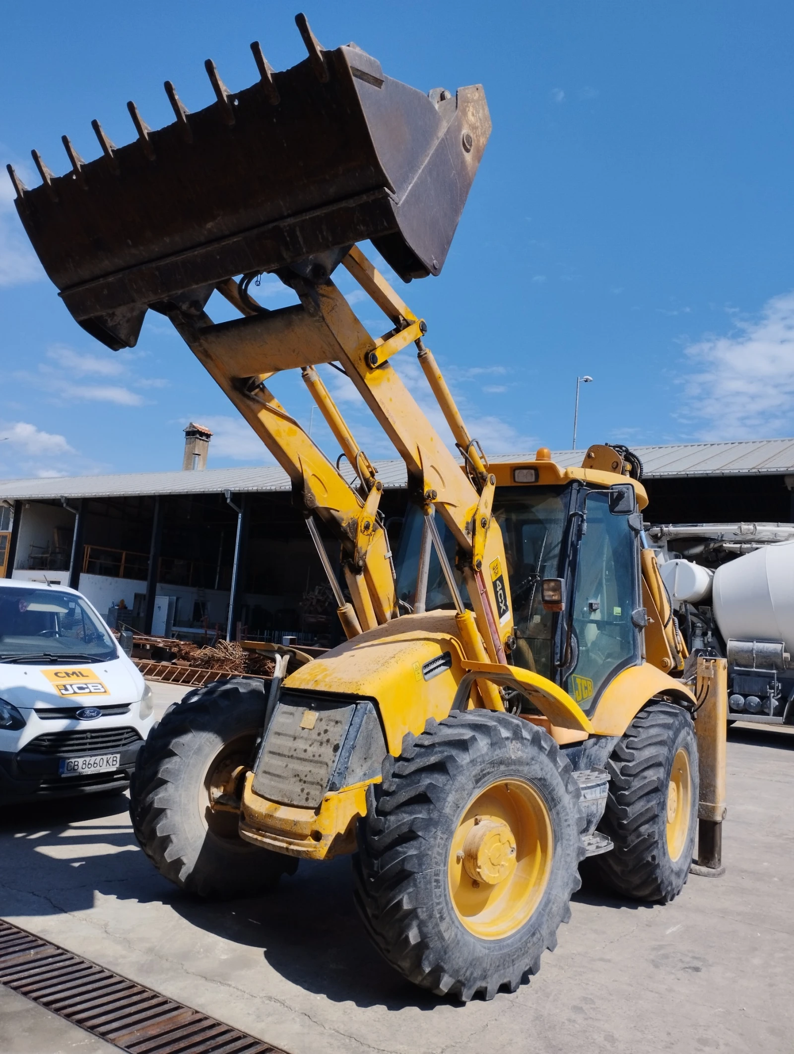 Багер JCB 4CX
