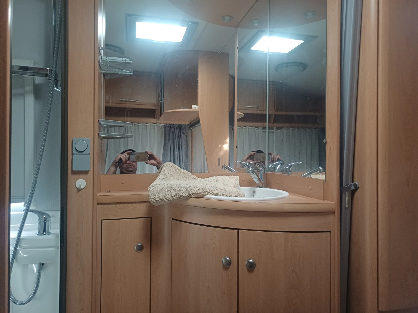 �������� Knaus 420 | Mobile.bg � ����������� 9