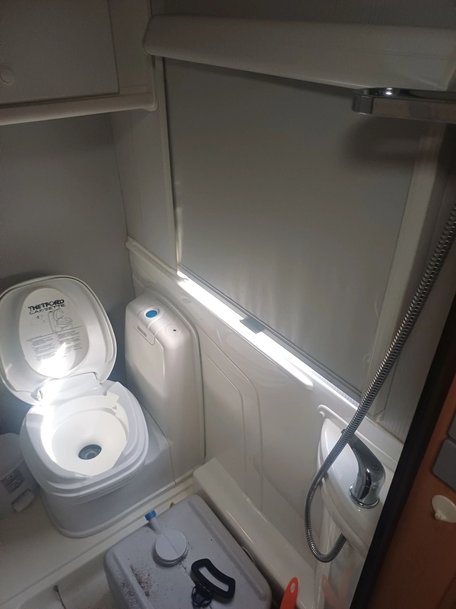 �������� Knaus 420 | Mobile.bg � ����������� 10