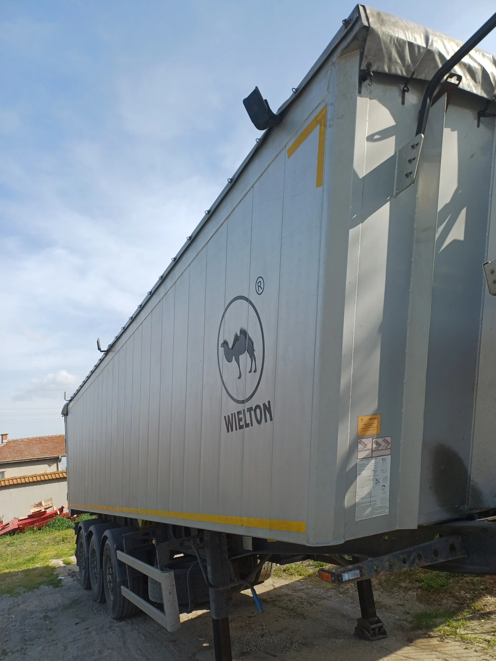 За камион Wielton, снимка 9 - Ремаркета - 54218890