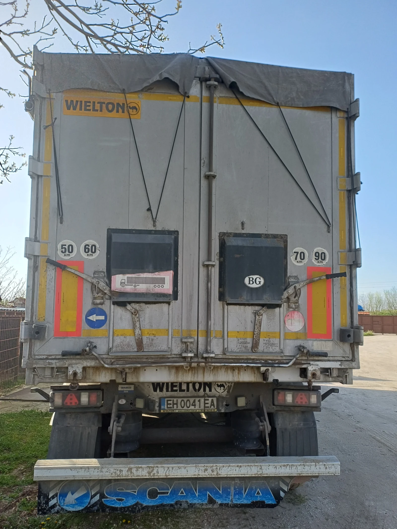 За камион Wielton, снимка 4 - Ремаркета - 54218890