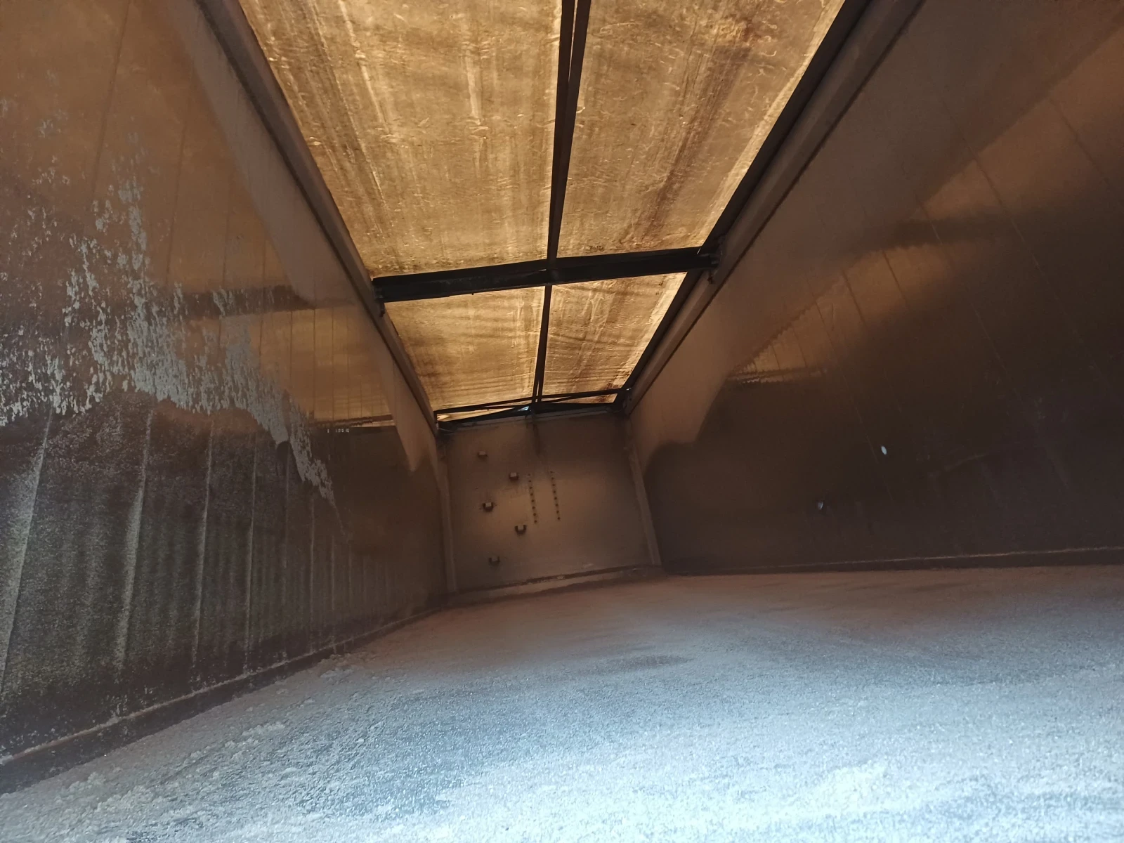 За камион Wielton, снимка 6 - Ремаркета - 54218890